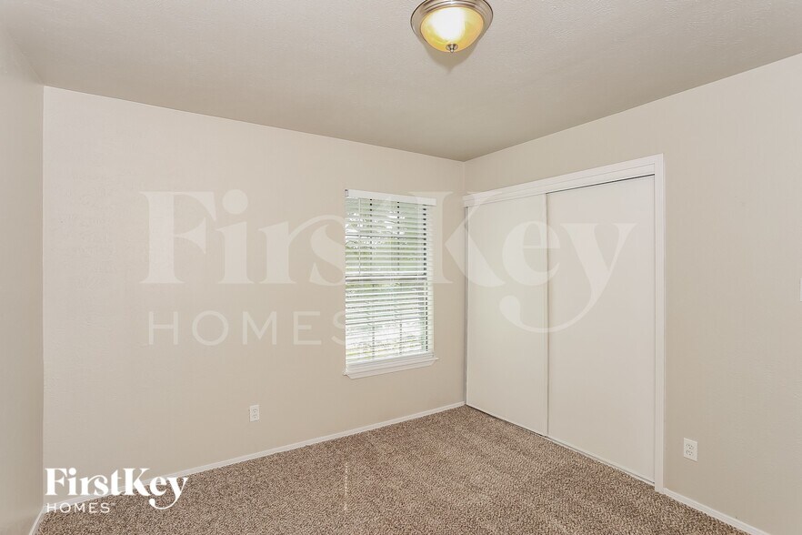 Building Photo - 2416 Sutton Dr