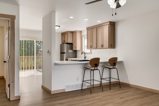 Building Photo - Cardinal Ave