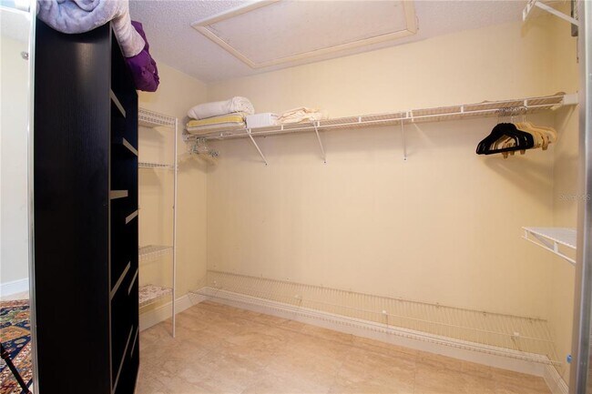 Building Photo - 8041 Sailboat Key Blvd S