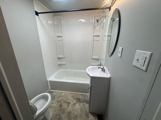 Building Photo - 3595 Carlisle Rd