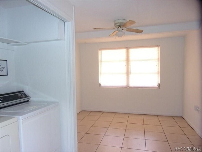 Building Photo - 28 N Davis St