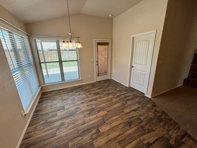 Building Photo - 3 bed 2 bath 2 car garage in Lone Star Trails!