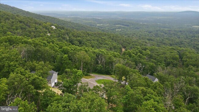 Building Photo - 1617 Tomahawk Trail