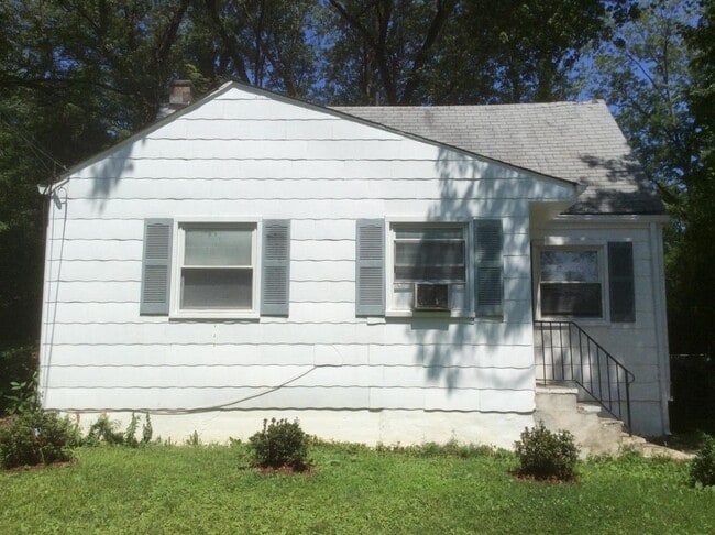 Front of the house - 114 S Lee St