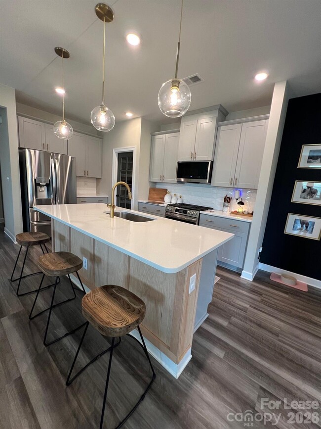 Building Photo - 8921 Pennegrove Cir