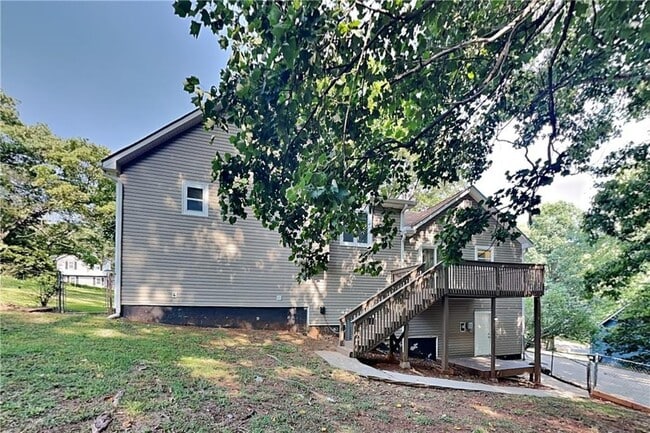 Building Photo - 174 Fox Dr