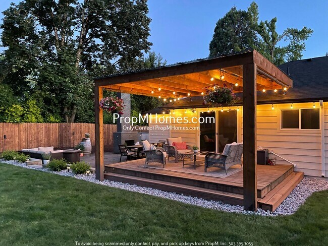 Building Photo - Gorgeous Updated Home in Oak Grove - 4 Bedrooms!