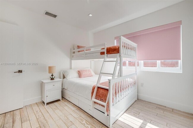 Building Photo - 7549 Buccaneer Ave
