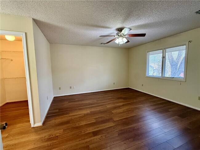 Building Photo - 9 Dunedin Dr