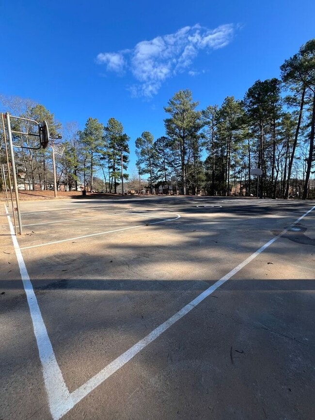 Building Photo - Duke View Apartments