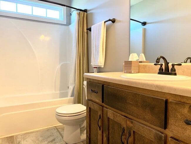 Building Photo - 200 Buckshot Dr