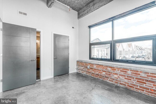 Building Photo - 4800 Brown St