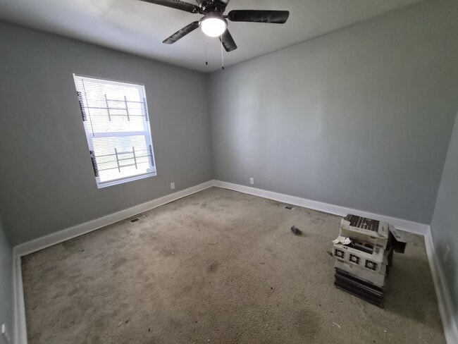 Building Photo - 3922 N Butler Ave