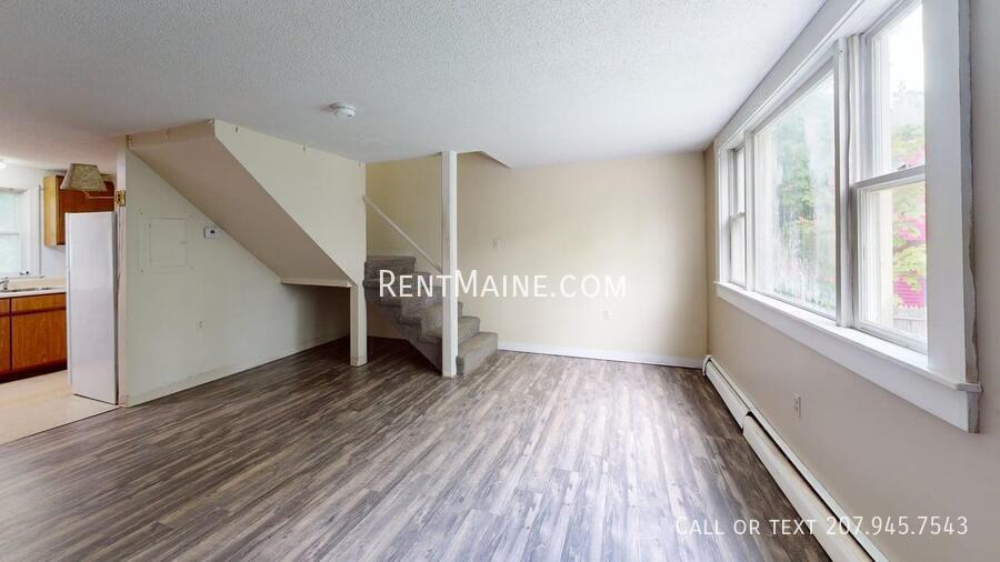 Building Photo - 15 Elm St
