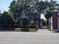 Building Photo - 188 Little East Neck Rd