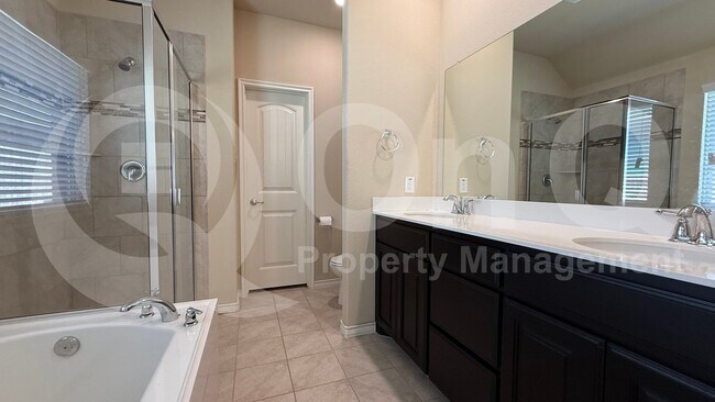 Building Photo - 617 Brock Dr
