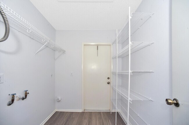 Building Photo - 1354 Westover St
