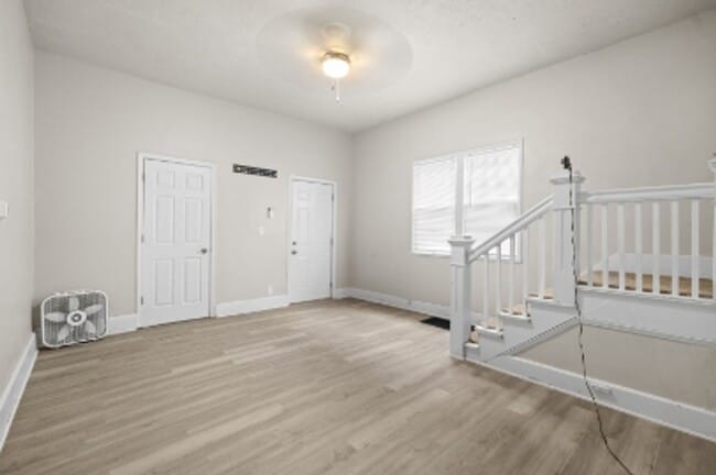 Building Photo - Accepting Section 8! 4 Bed 2 Bath!