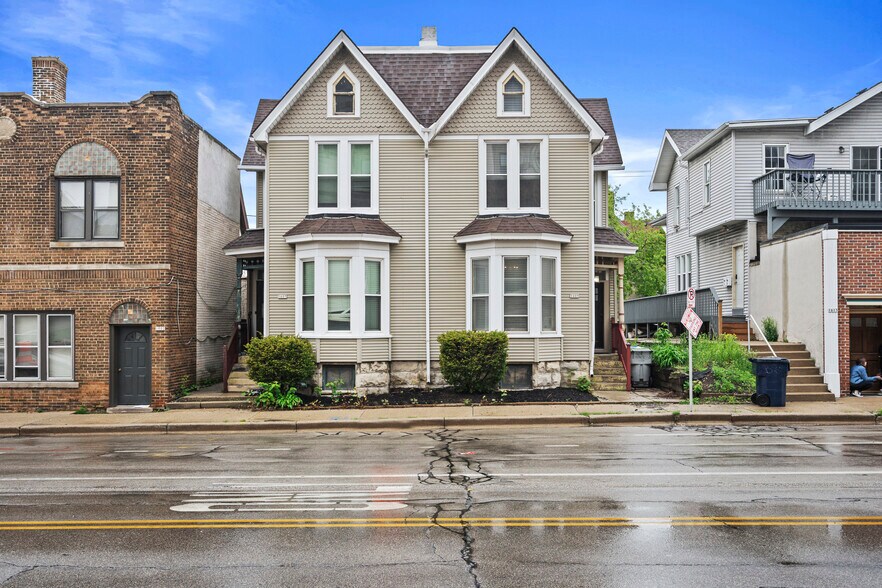 Building Photo - 1609 N Van Buren St