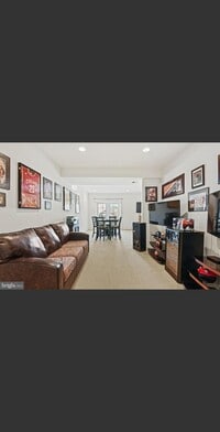 Building Photo - 131 Claude Ct SE