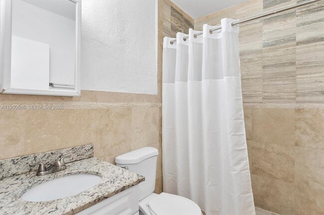 Building Photo - 934 E 22nd St