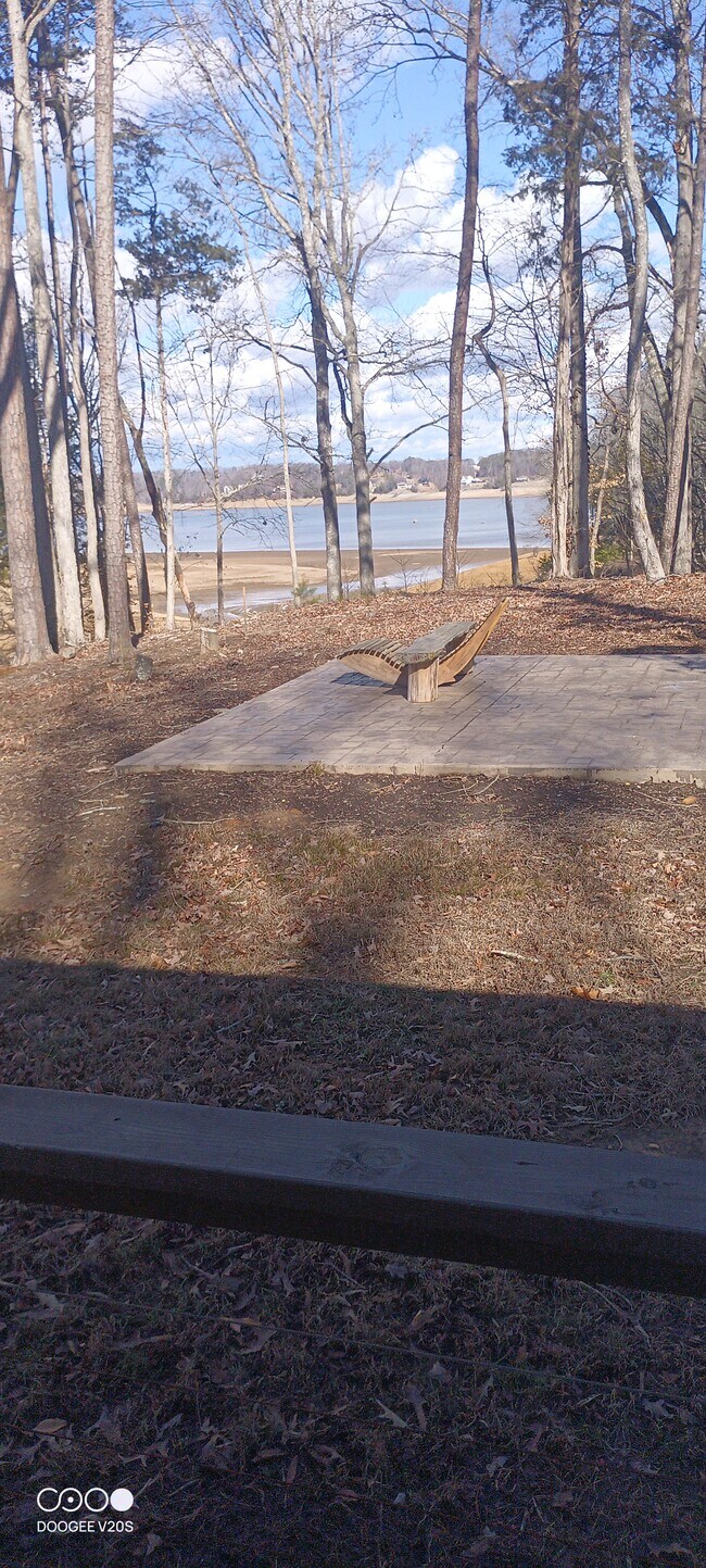 Building Photo - 1040 Rdg Pt Trl