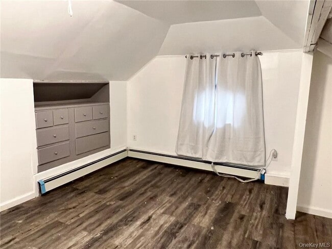 Building Photo - 65 Monhagen Ave