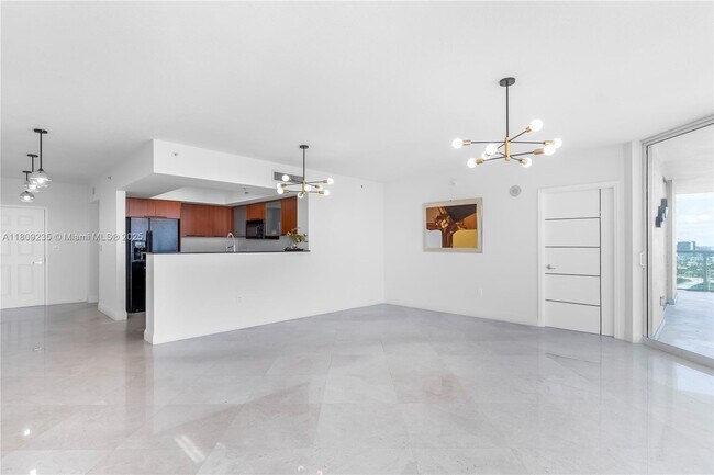 Building Photo - 16699 Collins Ave