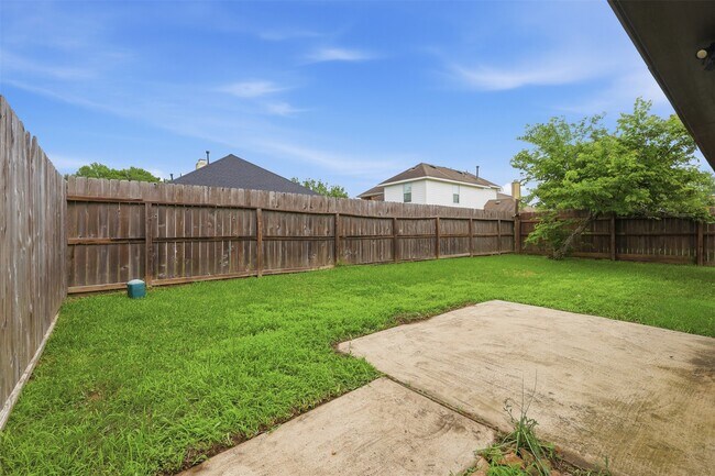 Building Photo - 18420 Sunrise Pines Dr