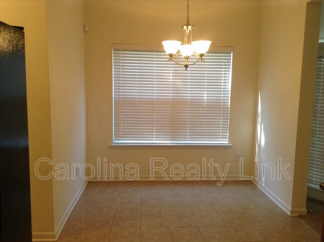 Building Photo - 7228 Handon Ln