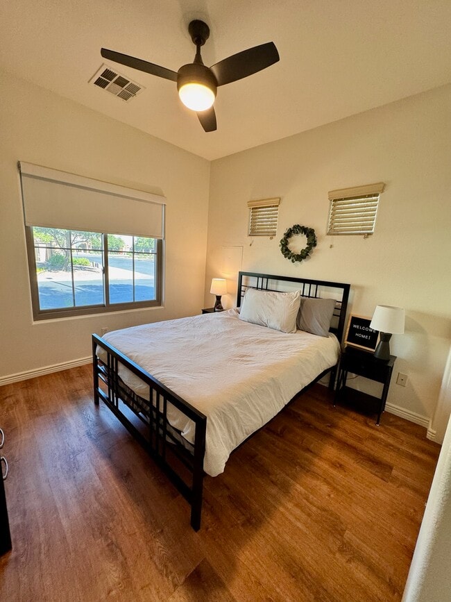 Building Photo - 1511 E Joseph Way