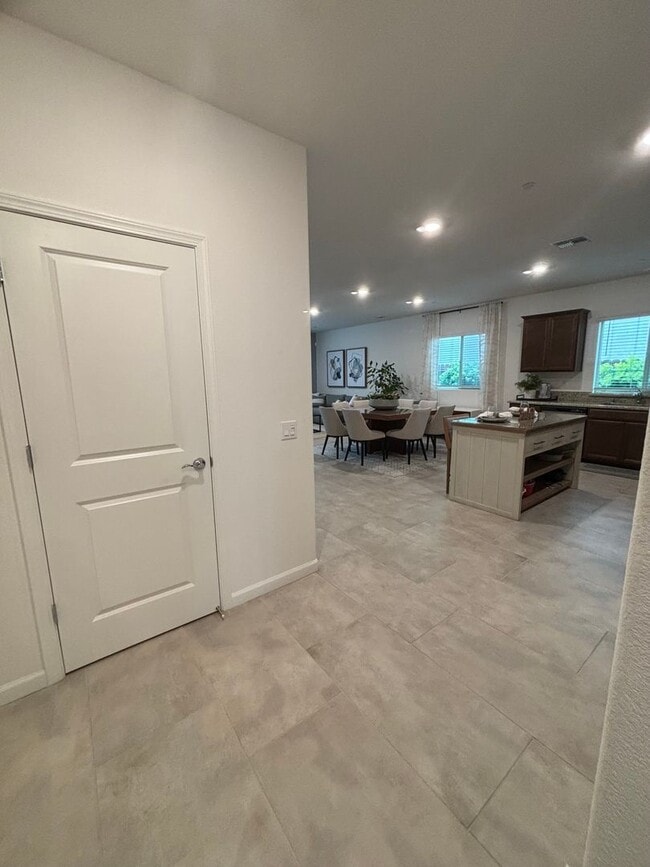Building Photo - Breathtaking 4/2 Rancho Cordova Model w/TO...