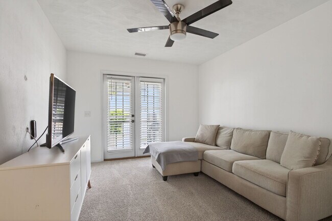 Building Photo - 207 Hearthstone Rch