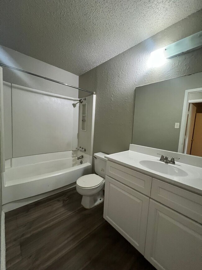 Building Photo - Unlock Your Austin Dream: Cozy 2BD/2BA Retreat in Trendy Crestview – Pets Welcome, Balcony Bliss!