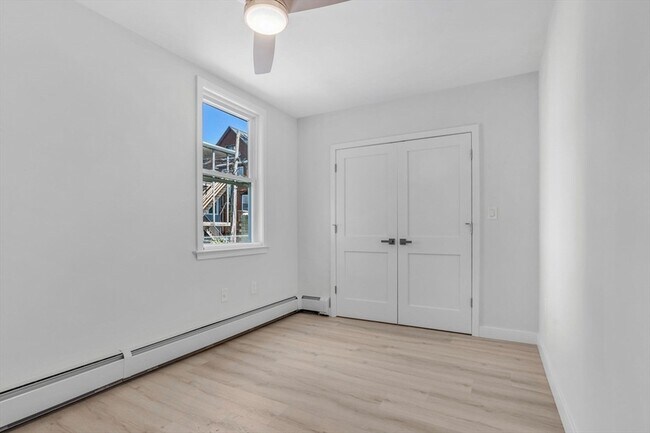 Building Photo - 74 Ruthven St