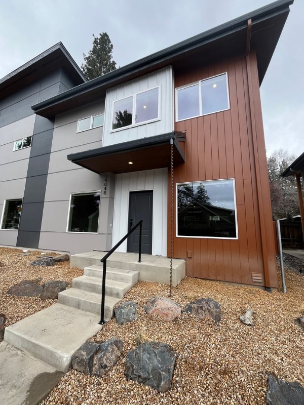 Building Photo - 1404 NW Kingston Ave