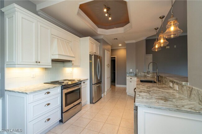 Building Photo - 14815 Laguna Dr