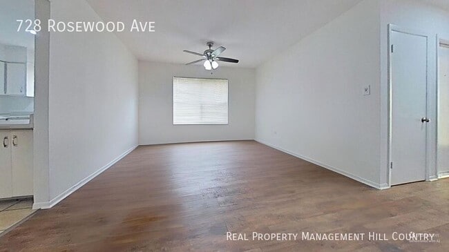 Building Photo - 728 Rosewood Ave