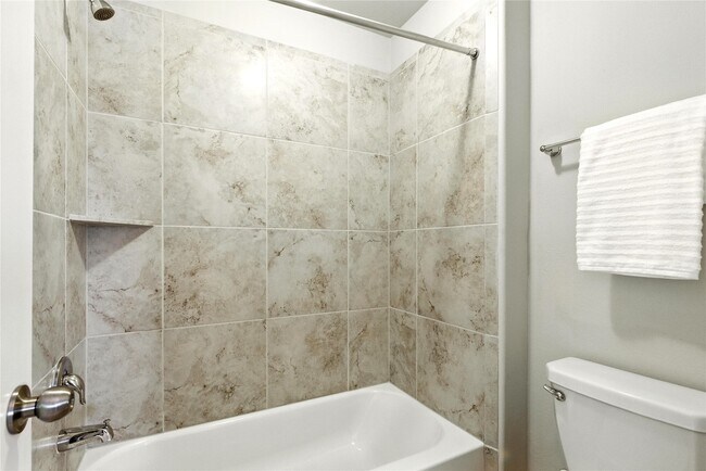 Building Photo - 29650 Yaupon Shore Dr