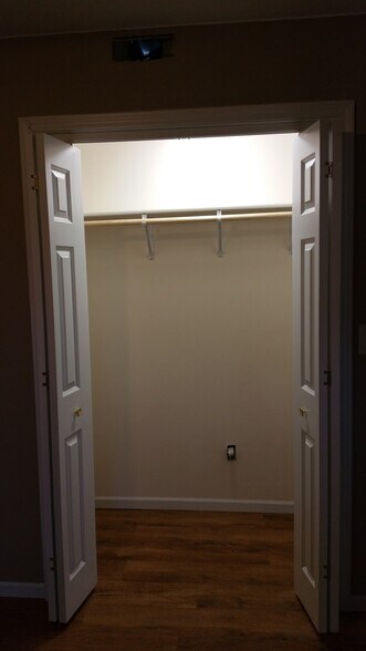 Building Photo - 410 W Webster St