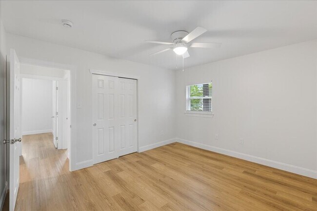 Building Photo - 57 Greenvale Rd