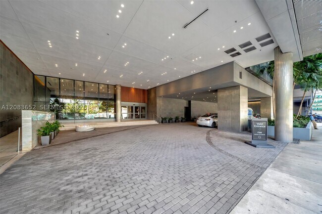 Building Photo - 88 SW 7th St