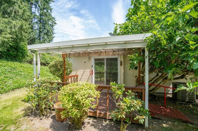 Building Photo - 3-Bedroom Gig Harbor Retreat with Private ...