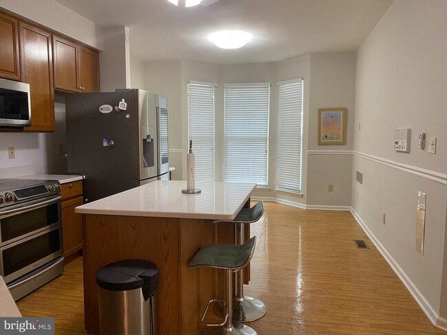 Building Photo - 623 Pepperbush Ct