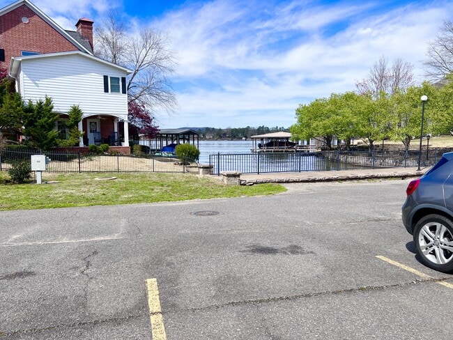 Building Photo - 150 Long Island Bay