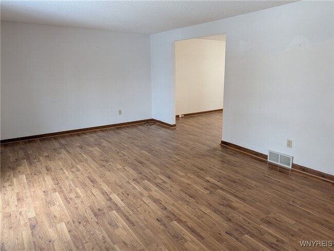 Building Photo - 270 Selkirk Dr