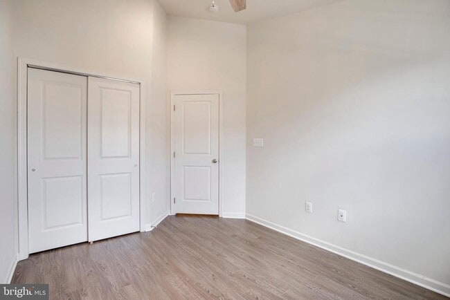 Building Photo - 43005 Paris Gap Square