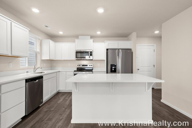 Building Photo - 10615 NE 120th Pl