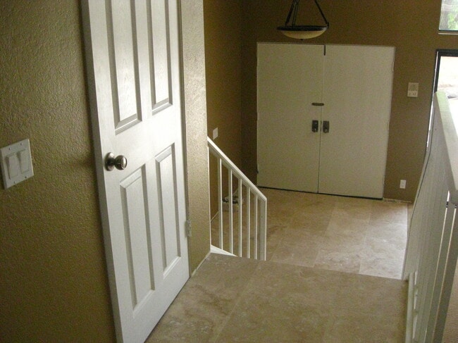 Building Photo - 13000 Mindanao Way
