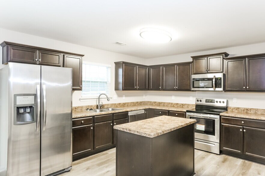 Building Photo - 3031 Crabapple Ln